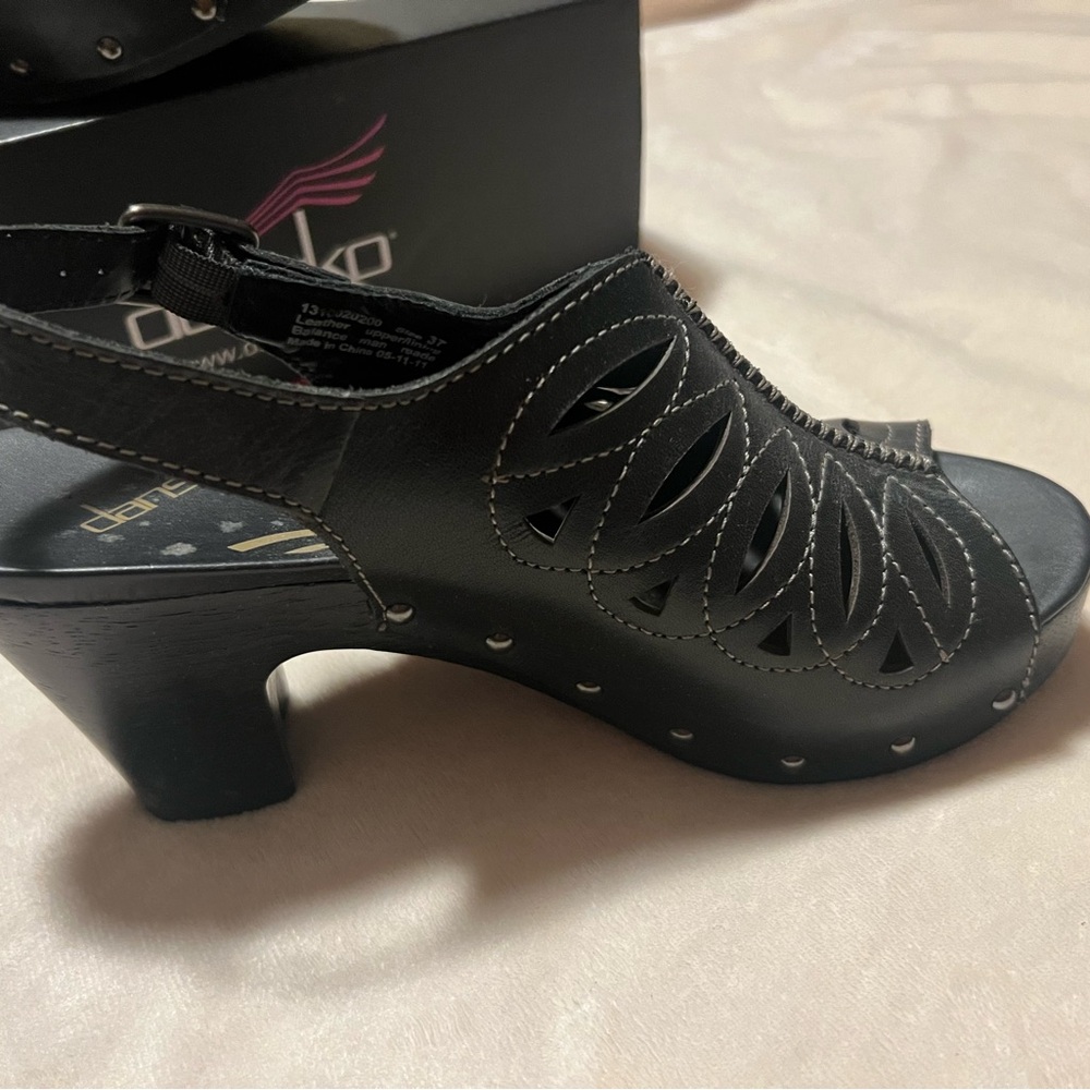 Dansko Black Sandals with Chunky Heel and Woven Design from the Walking Shoe Co. - Picture 11 of 12